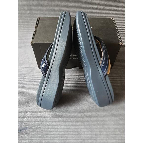 Vionic High Tide II Toe Post Navy Blue Patent Leather Sandal Women's size 11 NEW - Picture 8 of 11